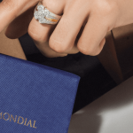 Mengungkap Makna Mulia di Balik Cincin Tunangan Blue Sapphire yang Ikonik